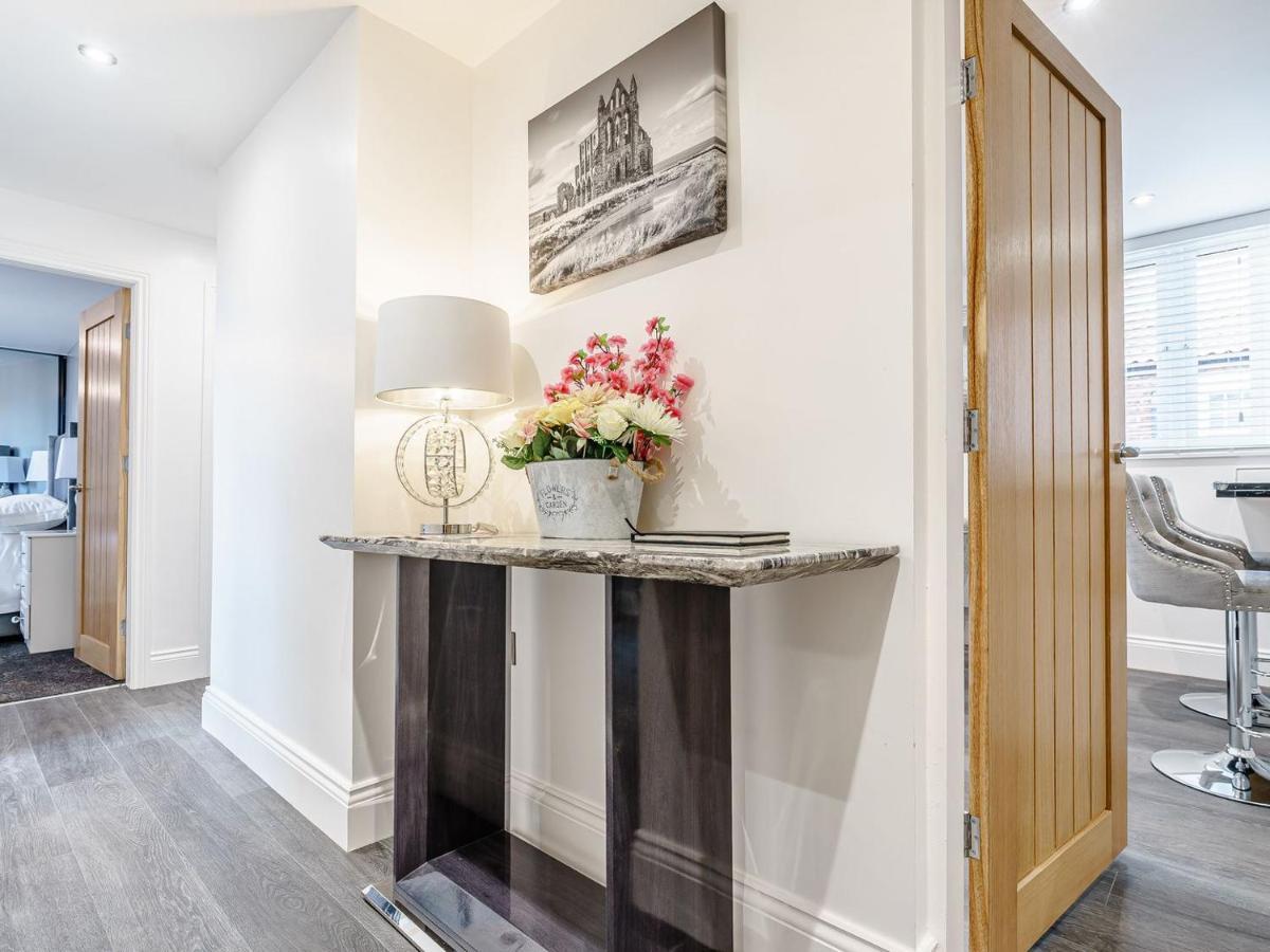 Tower Apartment Whitby Extérieur photo