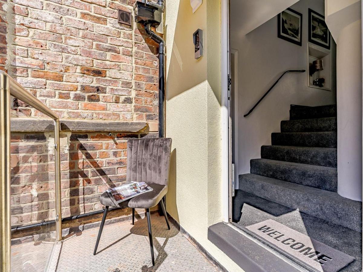 Tower Apartment Whitby Extérieur photo
